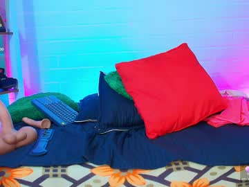 Louise_nails pussy play show