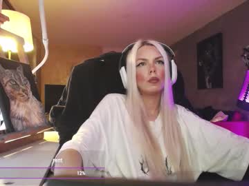 Tinykylie dildo show