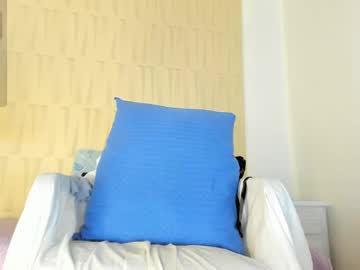 Mia_pineda with friend show