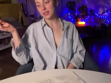 Holydori pussy play - 16 August 2023