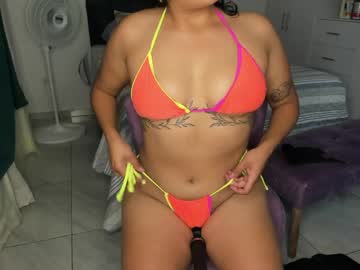 Ema_saenz self squirt camshow