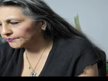 Merlyna_goldens private show