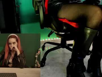 Julieta_wall2 self squirt show - 01-16-2024