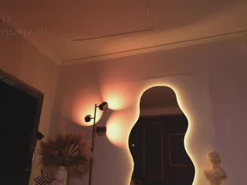 Zoevidal_ self squirt camshow - 2023/02/09