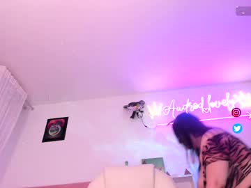 Audredlovely ass play camshow