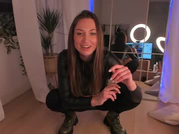 Foxe_sailey tits and ass show