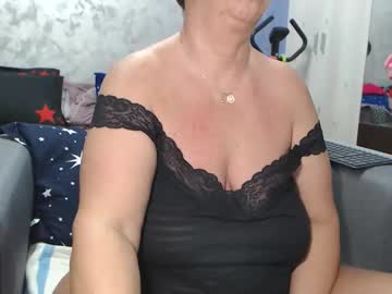 Roses_and_lillies pusssy