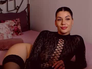 Yvonneeverlee oiled camshow