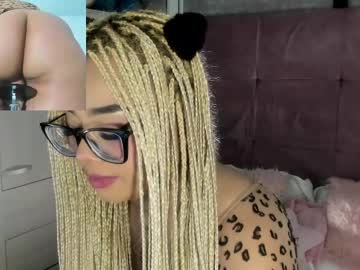 Conny_curly lesbian
