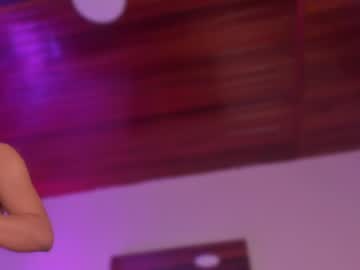 Emmily_savage pussy play