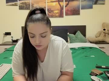 Adellineee squirt camshow