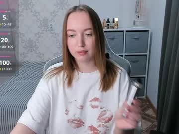 Shy_annacutie tits and ass - 19.08.2022