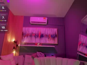 Lilian_vergara with friend show