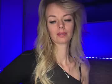 Valerieluvsugar with friend