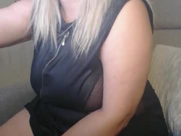 Divineblond private camshow