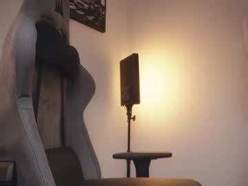 Little_eli self squirt