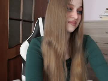 Redhead_rabbit self squirt camshow - 05 October 2023