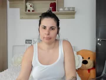 Eroticsensualkitty4u with friend