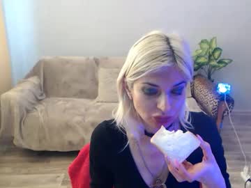 Sexybeatriice tits and ass camshow