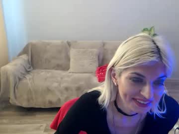 Sexybeatriice tits and ass show