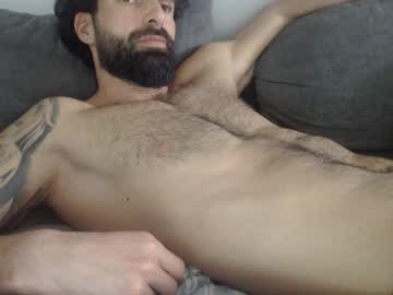 Cuteeboy squirt show