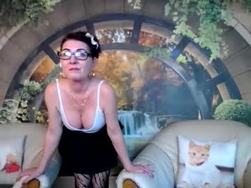 Kathylovexxx tits and ass camshow