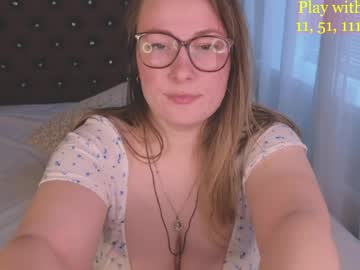 Cute_darina with friend show