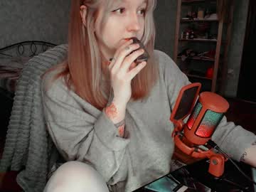 Raiingurl fingering show