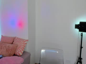 stella__white profile