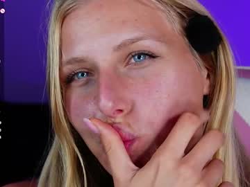 crystal_blond live show